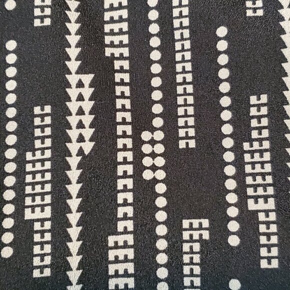 BLACK/BEIGE ONE SHOULDER TOP SIZE LARGE - Picture 9 of 10